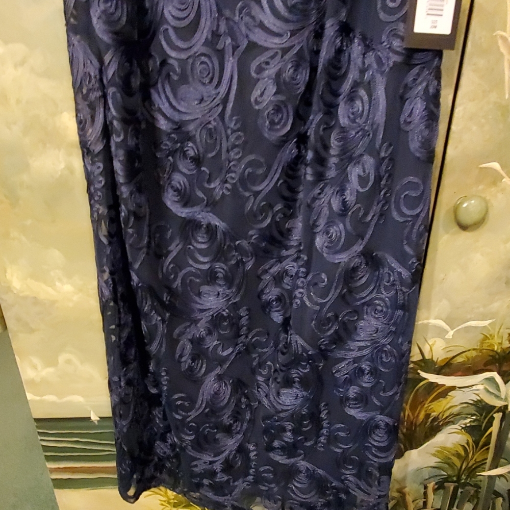 DRESS - Picture 3 of 6